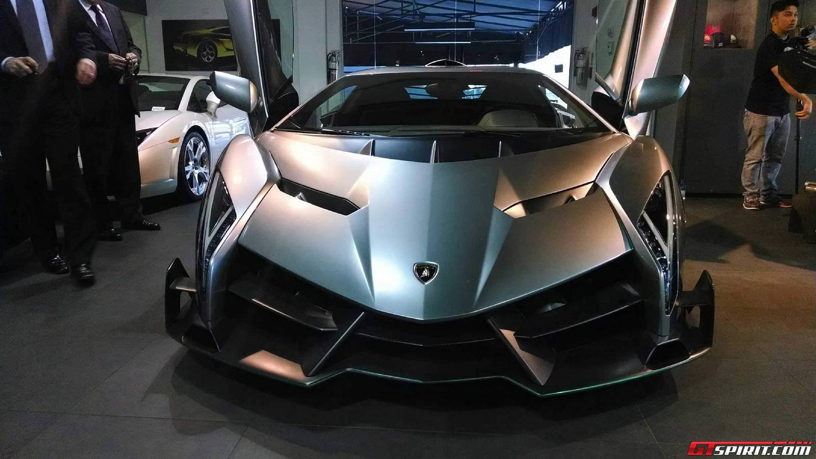 Meet the First Lamborghini Veneno in the U.S. - GTspirit