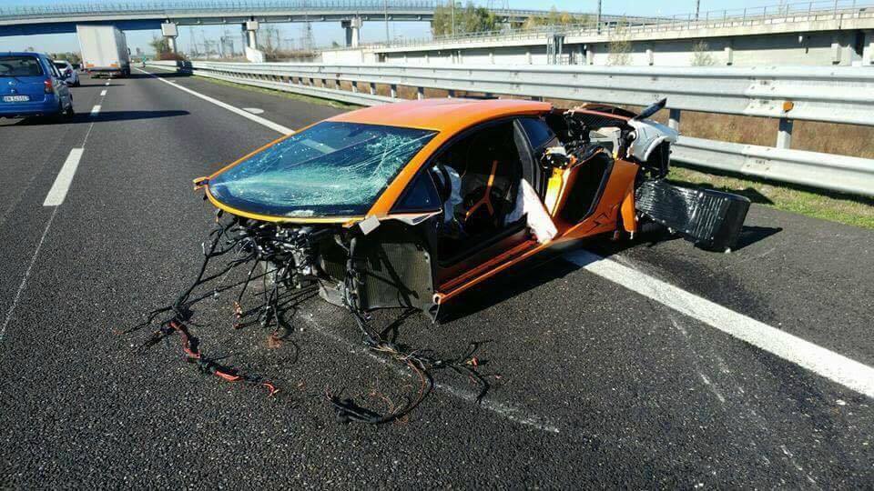 Lamborghini-Aventador-SV-crash-1.jpg
