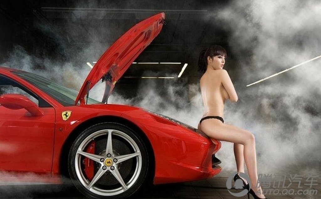 Ferrari Naked Girl
