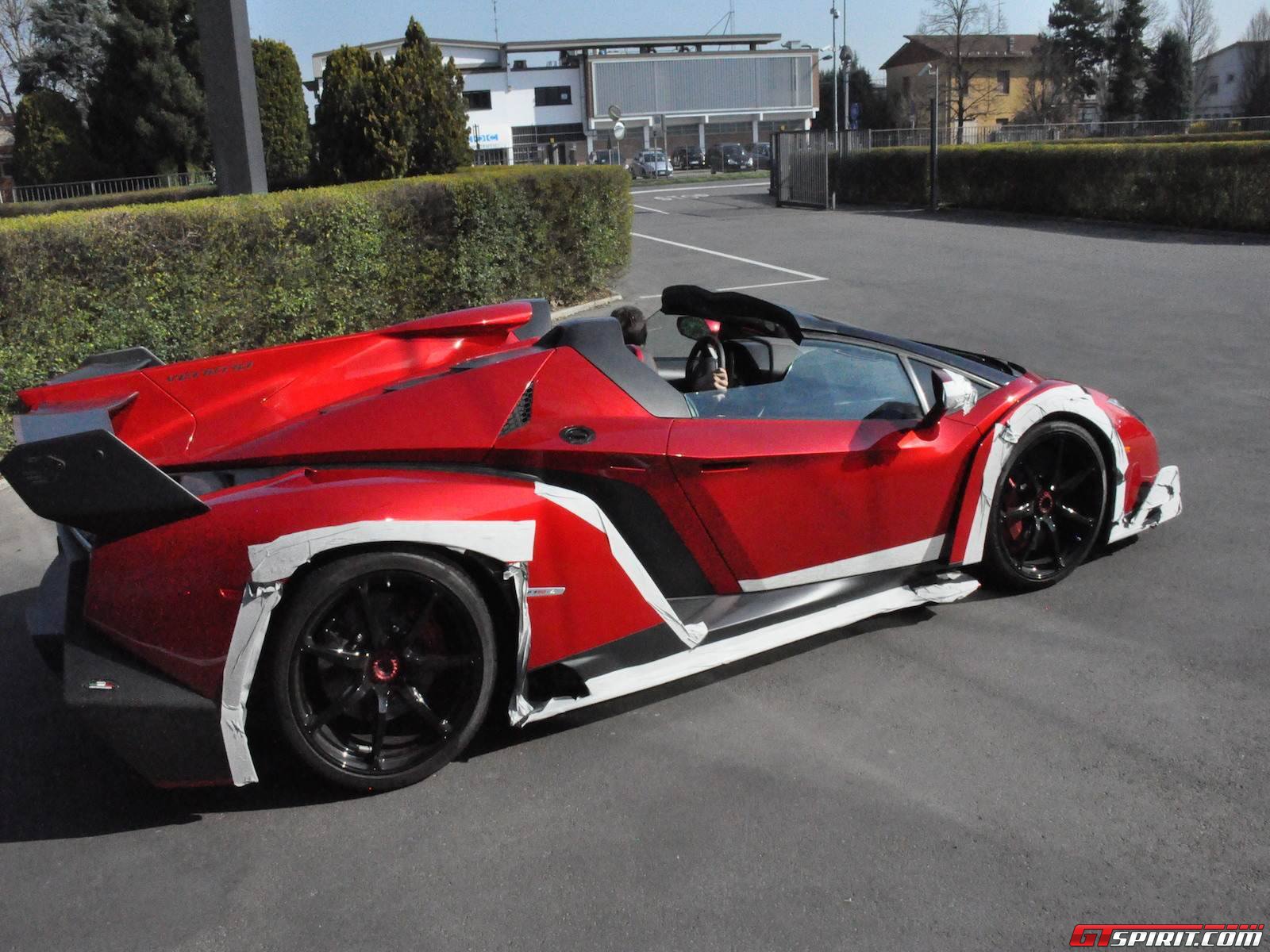 Spotted: Lamborghini Veneno Roadster Outside Factory ...