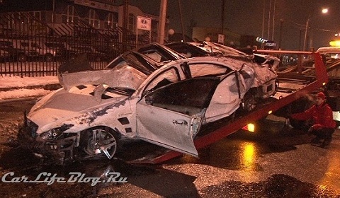 Mercedes S65 AMG Crash in St Petersburg