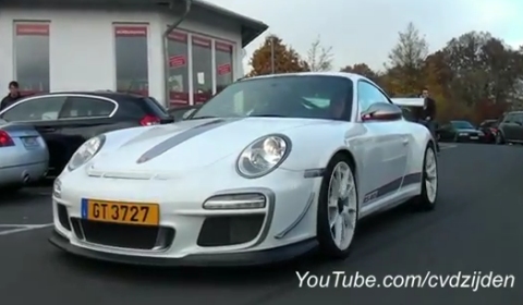 Video Three Porsche 997 GT3 RS 4.0 Models at the Nurburgring