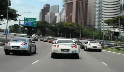 Video 40+ Nissan GTR Convoy Ride
