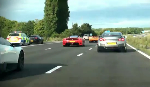 Video Crazy Supercar Convoy and Accelerations