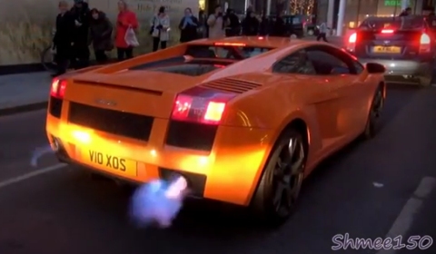 Video Lamborghini Gallardo Shoots Flames in London