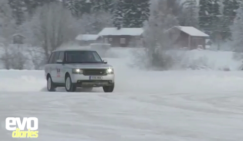 Video Range Rover Goes Drifting