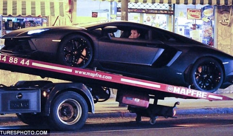 Cristiano Ronaldo's Lamborghini Towed Away After Breaking Down
