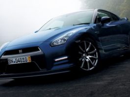 Official 2013 2014 Nissan GT-R 01