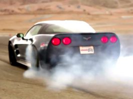 Video Corvette ZR1 beats the SRT Viper in Burnout Super Test