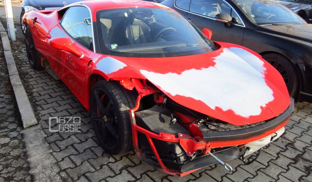 Car Crash: Smashed Ferrari 458 Italia in Prague