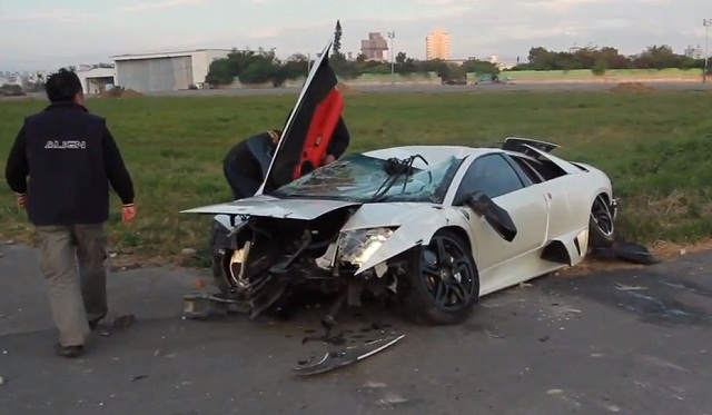 Lamborghini Murcielago LP640 Wrecked in Airfield Race