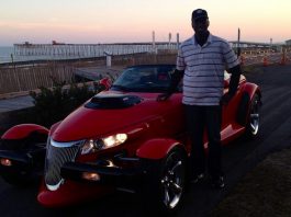 Video: Plymouth Prowler Fitted With 6.1-liter HEMI V8