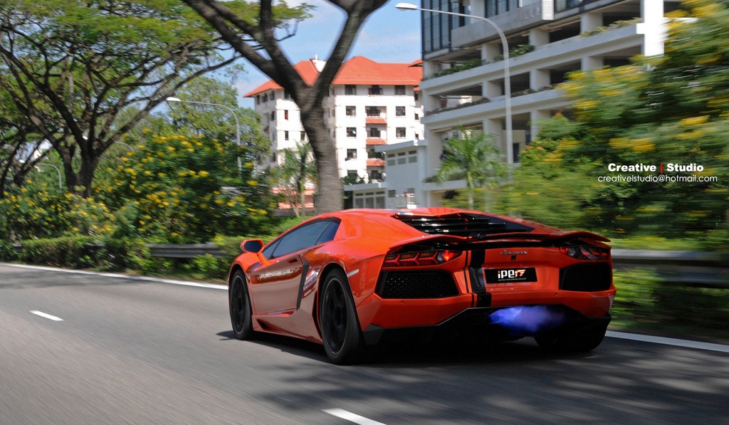 Photo Of The Day: Lamborghini Aventador Shooting Flames