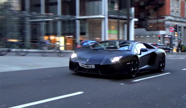 Video: Incredibly Loud Lamborghini Aventador Tears Through London