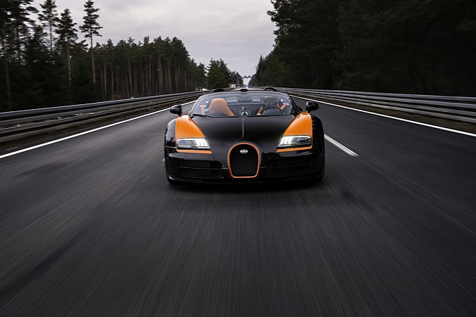 Video: Bugatti Veyron Grand Sport Vitesse Record-Setting Pass
