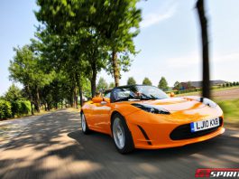 Tesla Roadster to Receive New Battery Pack With 400 Mile Range