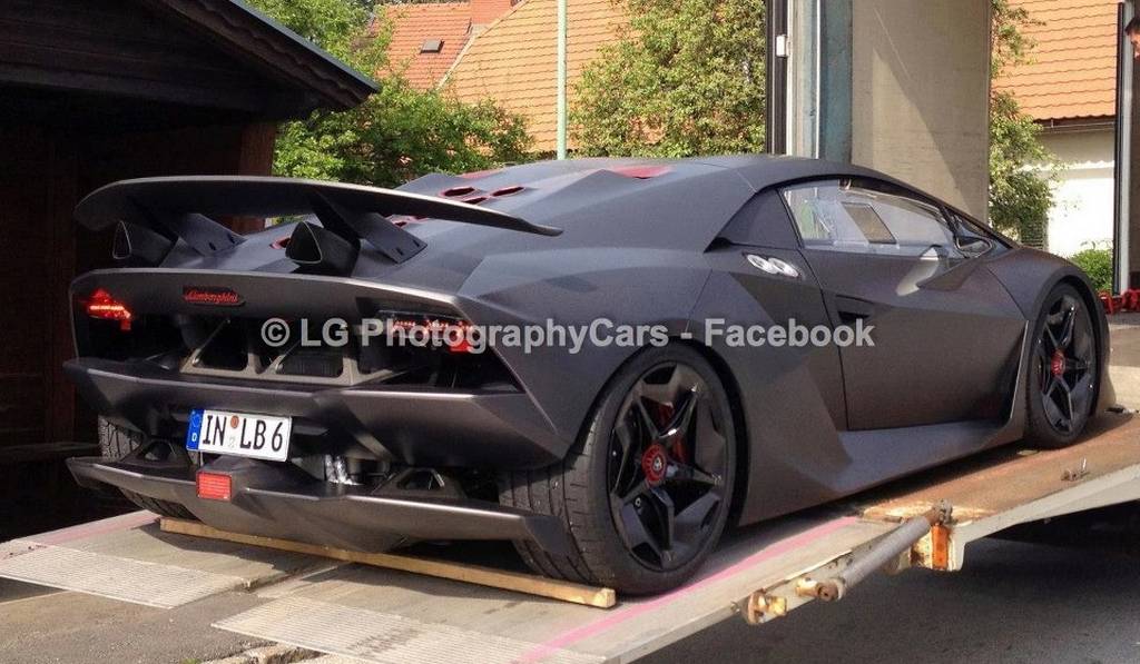 Spyshots: Production-Spec Lamborghini Sesto Elemento Spotted