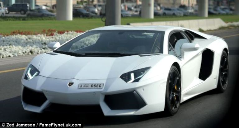Justin Bieber Sets off Speed Cameras in Dubai with Aventador