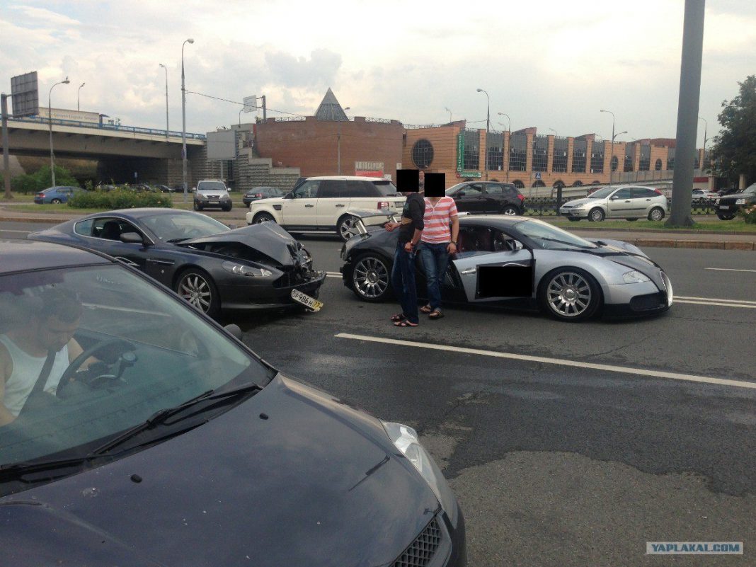 Bugatti Veyron Crash in Moscow