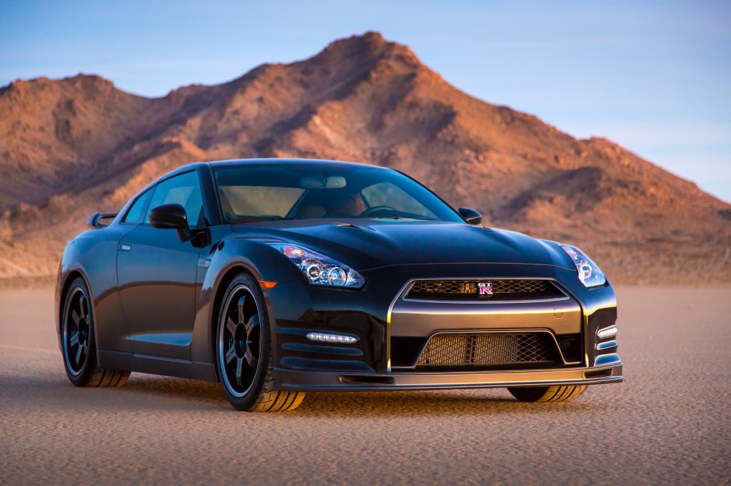 Even More Insane Next-Gen Nissan GT-R Coming in 2016!