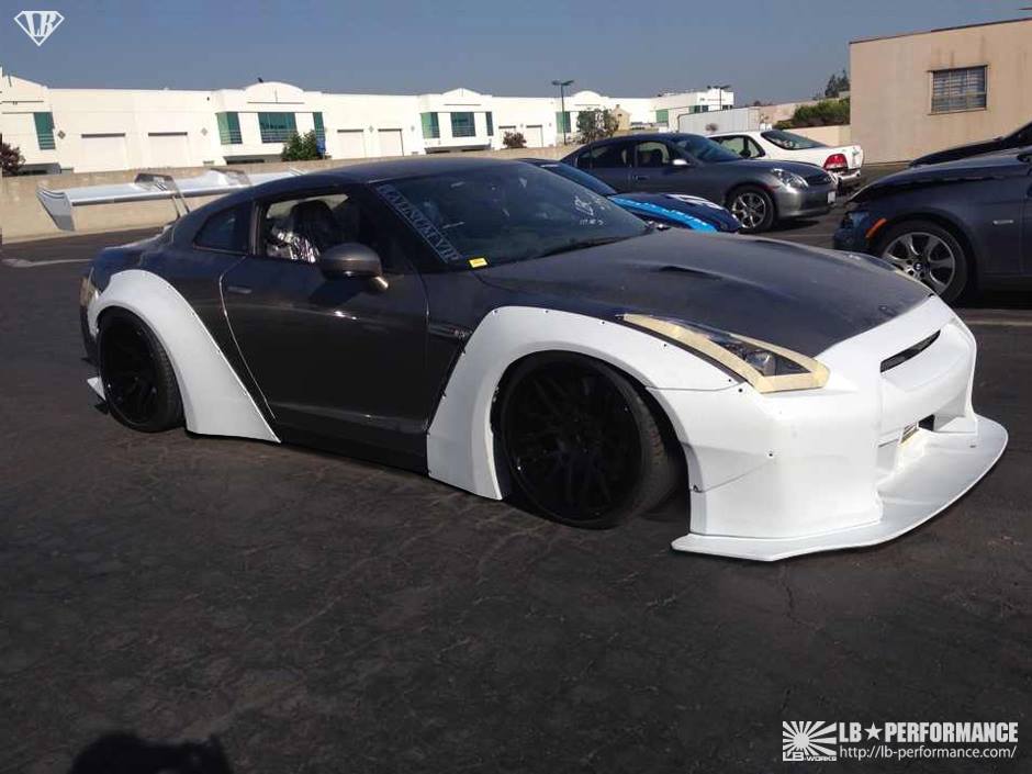 First Image of Nissan GT-R Widebody by LB Performance Shows Progress