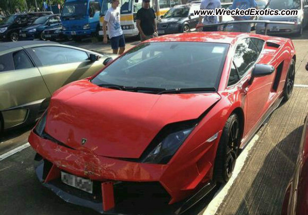 Lamborghini Gallardo LP570-4 Super Trofeo Stradale Crashes in China