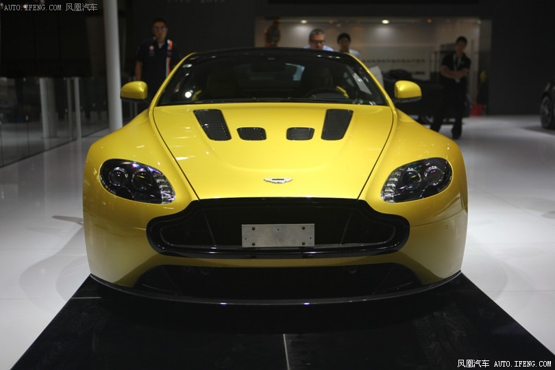 Guangzhou 2013: Aston Martin V12 Vantage S