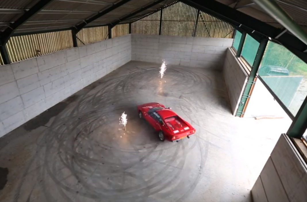 Drifting Ferrari 288 GTO