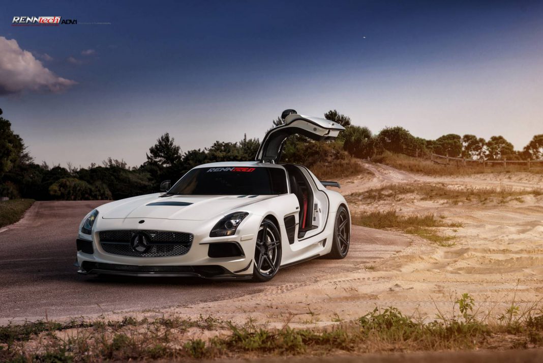 Mercedes-Benz SLS AMG Looks Awesome on Five-Spoke ADV.1 Wheels