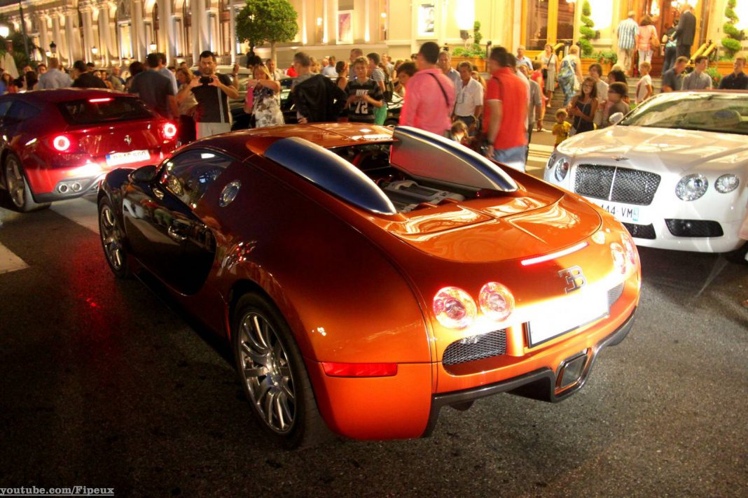 Video: Valet Struggles to Park a Veyron Outside Monte Carlo Casino