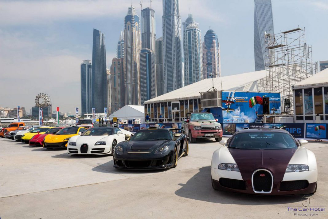 Video: Insane Supercar Lineup in Dubai!