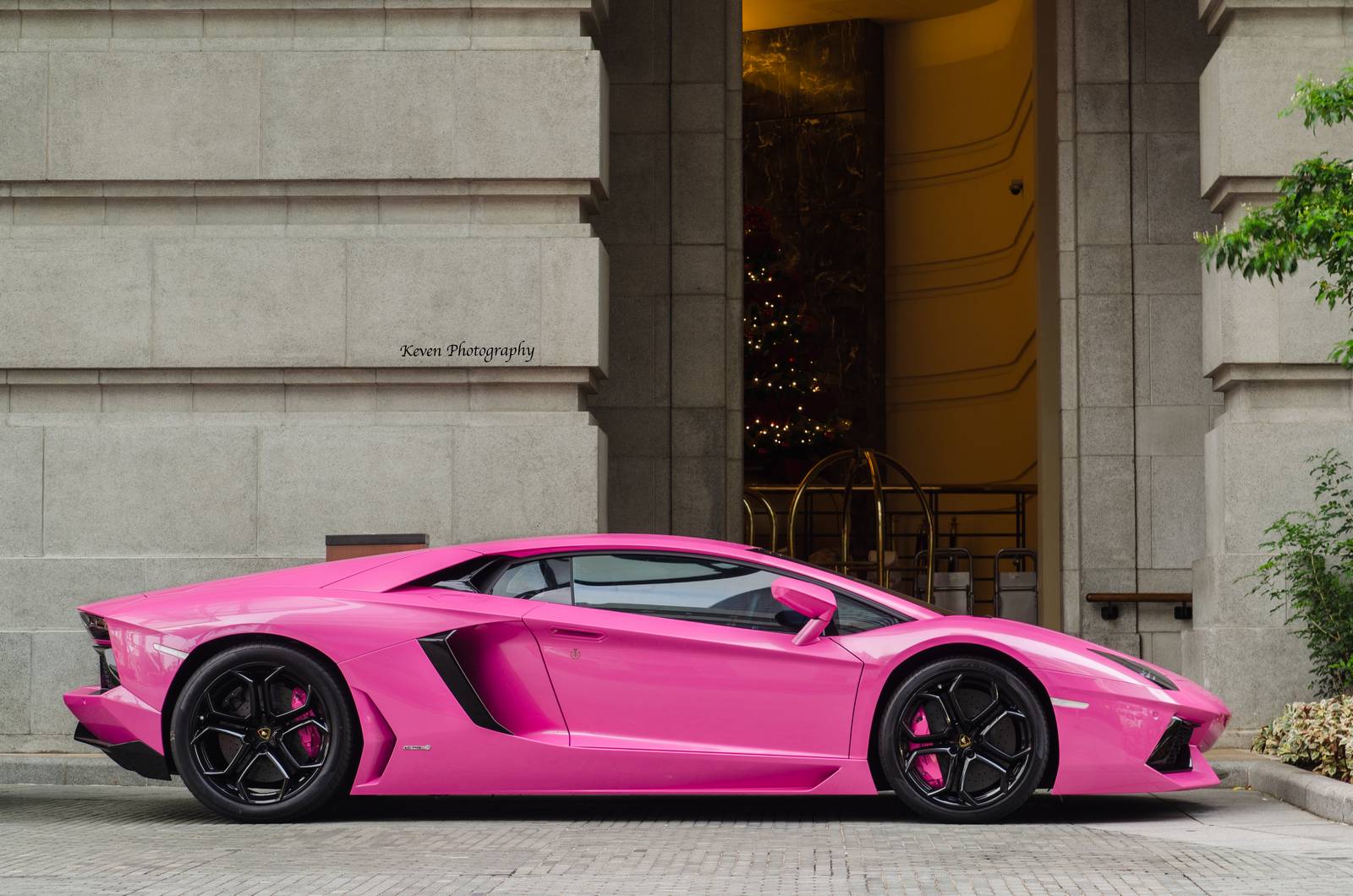 Lamborghini Aventador Finished in Bright Pink! - GTspirit