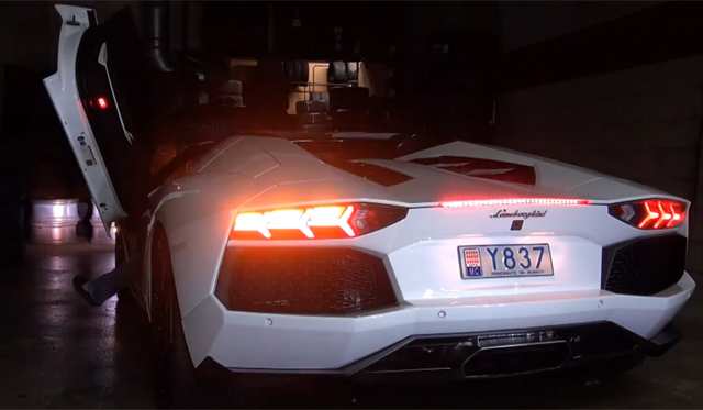 Incredible Sounding Lamborghini Aventador Roadster