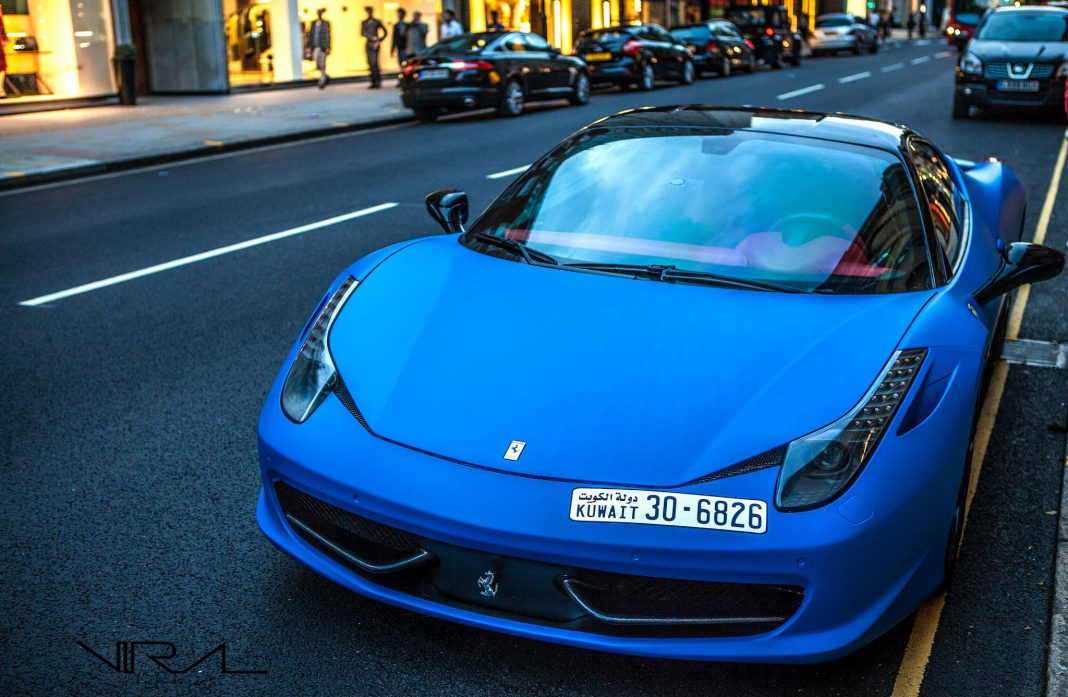 Video: Loud Matte Blue Kuwaiti Ferrari 458 Italia in London - GTspirit