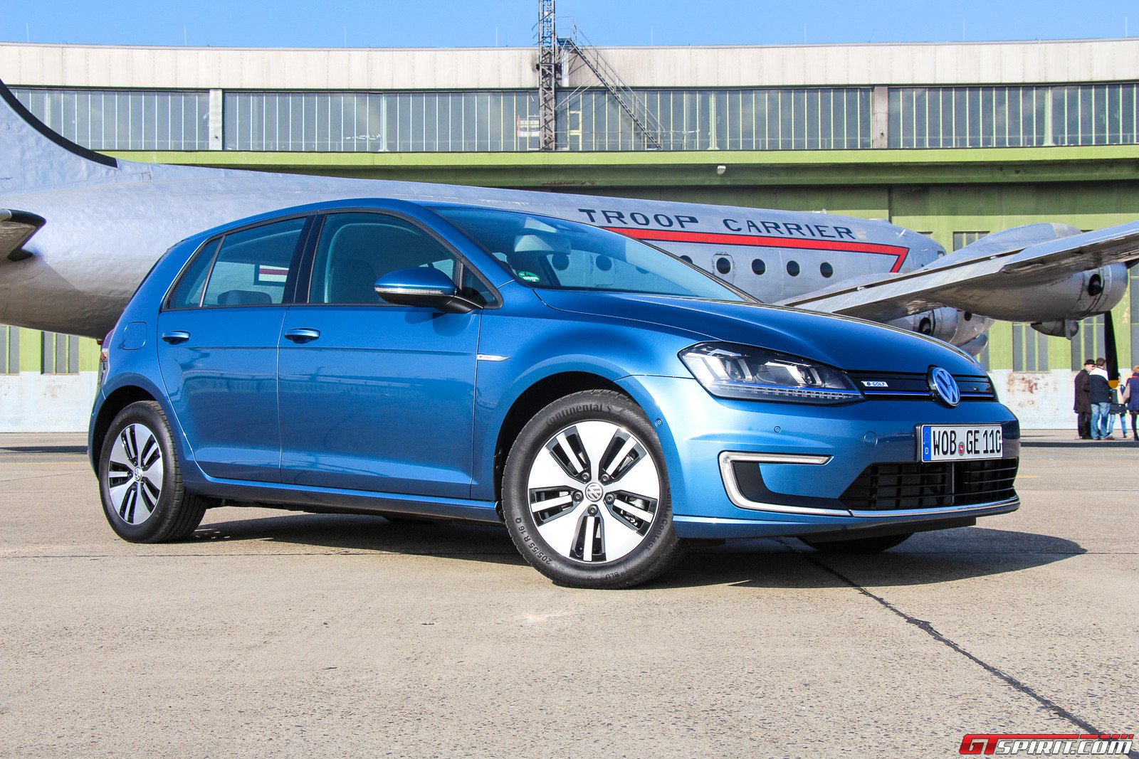 Strengt vigtigste Forekomme 2015 Volkswagen e-Golf vs Golf GTE Review - GTspirit