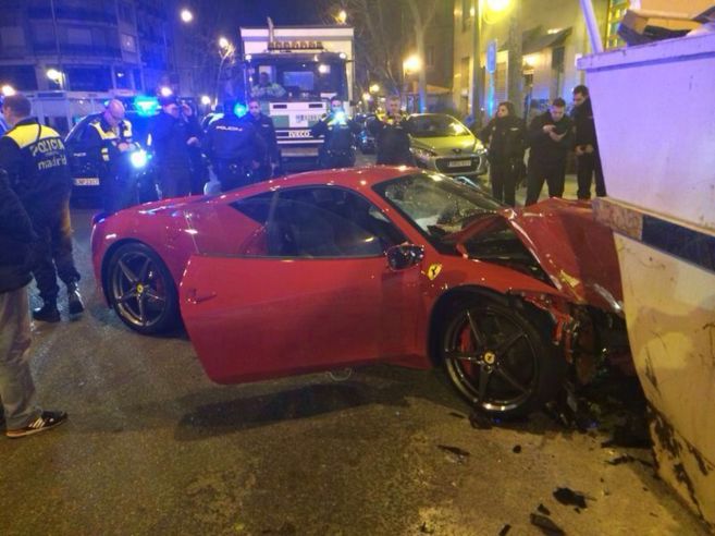 Ferrari 458 Italia Crashes in Madrid Spain