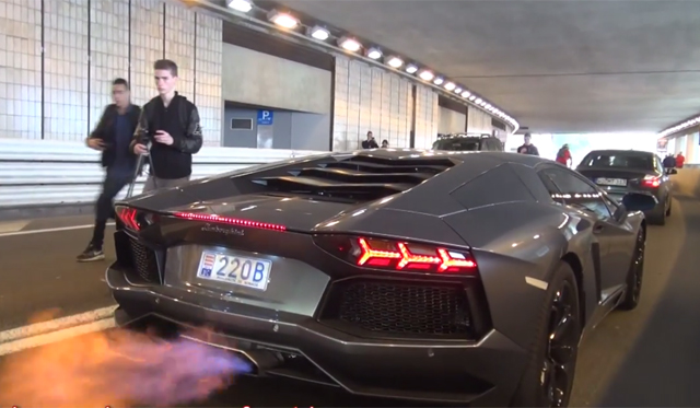 Video: Lamborghini Aventadors Spitting Ferocious Flames