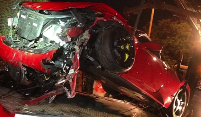 Ferrari 458 Italia Mysteriously Crashes in London