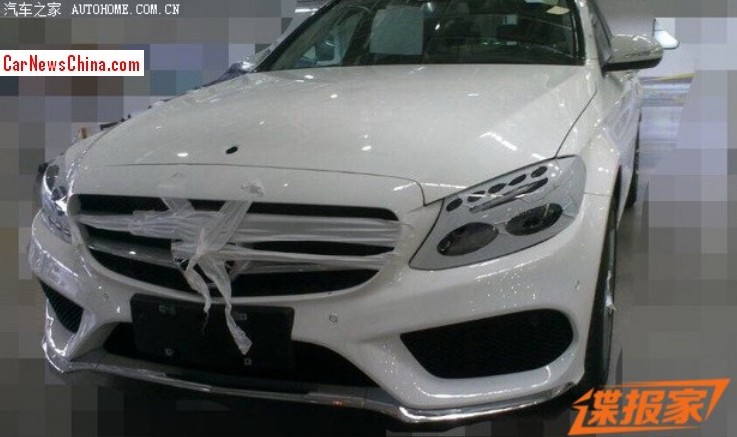 Long-Wheelbase Mercedes-Benz C-Class Snapped Before Beijing Motor Show