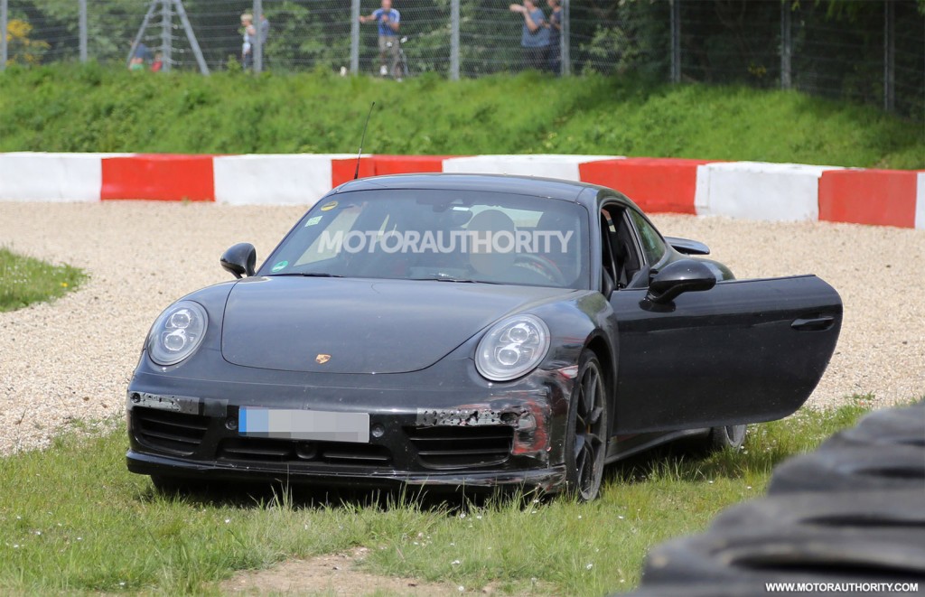 Facelifted Porsche 911 Turbo Spotted After Nurburgring Crash
