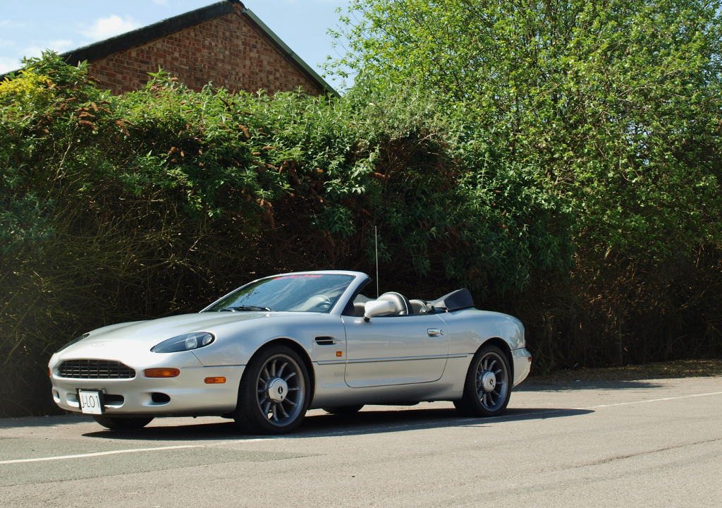 Special Aston Martin DB7 Volante Once Owned by Jennifer Lopez Heading to Auction
