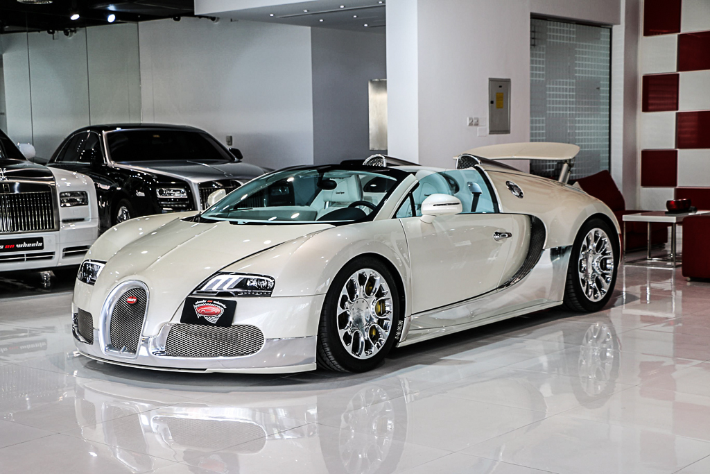 Stunning White and Chrome 2013 Bugatti Veyron Grand Sport For Sale