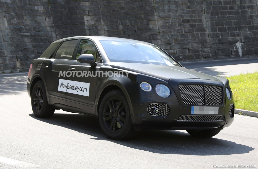 Bentley SUV Spied in its Own Skin