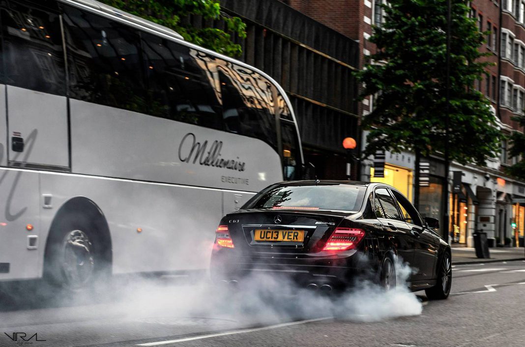 Video: Mercedes-Benz C63 AMG Does Burnouts on Sloane Street London
