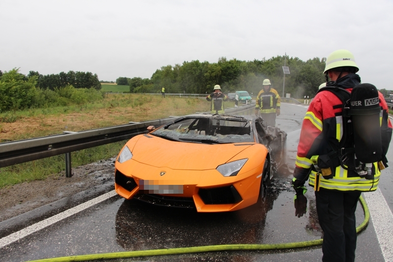 Orange Lamborghini Aventador Destroyed by Fire on Autobahn Gallery