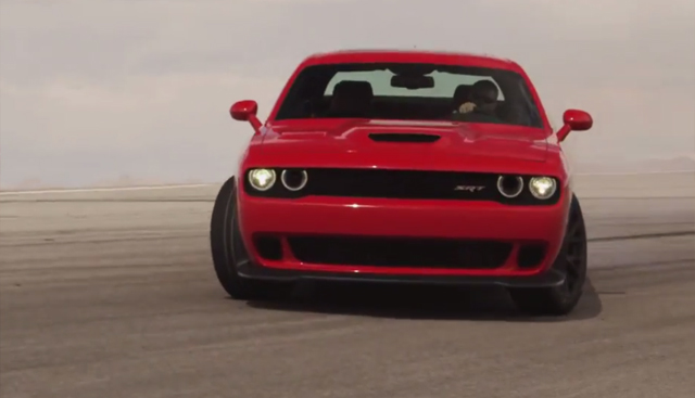 Video: Dodge Challenger SRT Hellcat Roaring on Track!