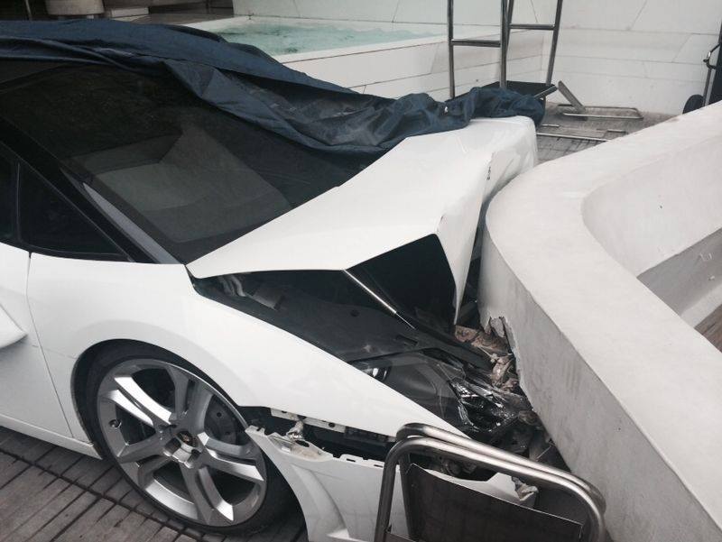 Valet Crashed Lamborghini Gallardo Spyder in India