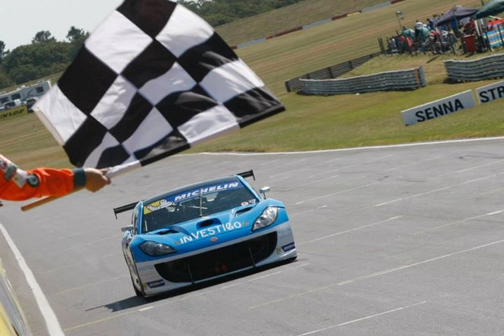 Robertson Takes Victory at Michelin Ginetta GT4 SuperCup Snetterton
