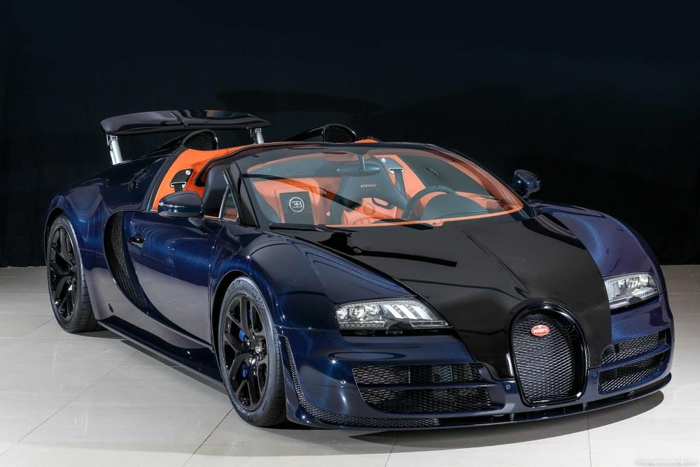 For Sale: Unique Blue Carbon Bugatti Veyron Vitesse in Japan