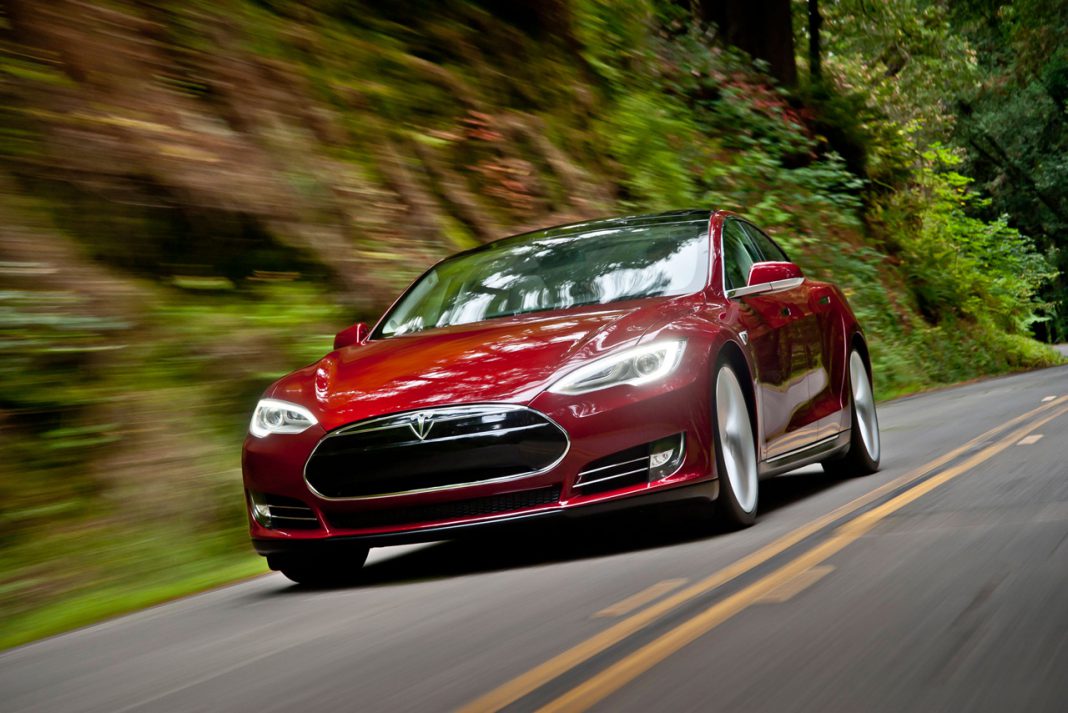 Daimler Sells its 4% Stake in Tesla Motors